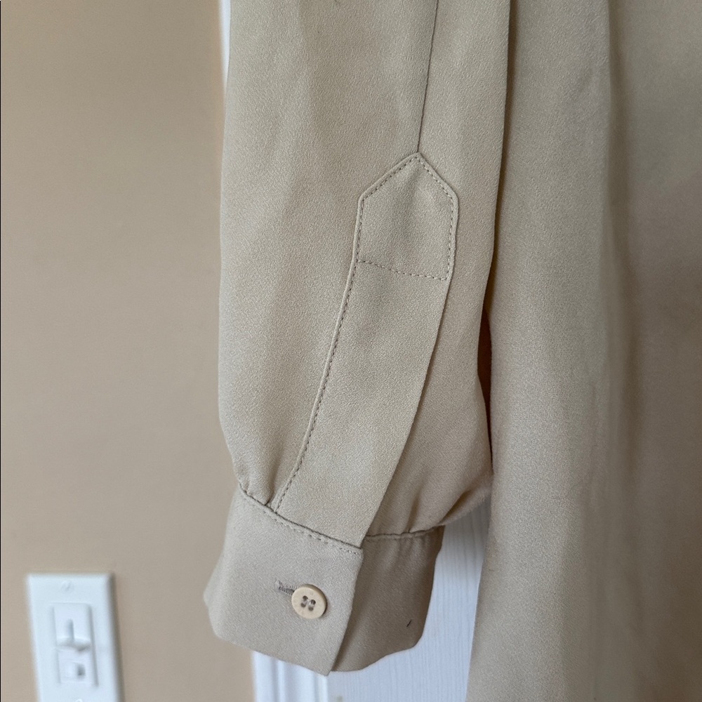 Mulberry Cream Blouse with Elegant Design - Picture 3 of 5